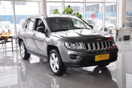 2012款JEEP指南者2.0L