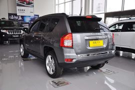 2012款JEEP指南者2.0L