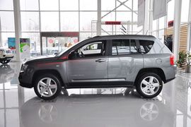 2012款JEEP指南者2.0L