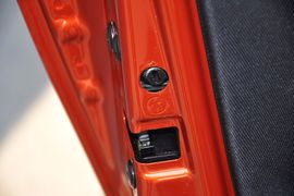 2012款斯柯达晶锐1.6L手自一体酷黑版