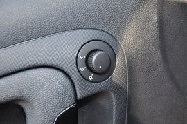 2012款斯柯达晶锐1.6L手自一体酷黑版