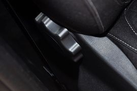 2012款斯柯达晶锐1.6L手自一体酷黑版