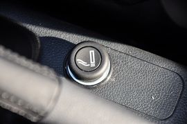 2012款斯柯达晶锐1.6L手自一体酷黑版