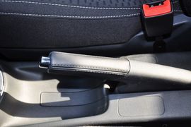 2012款斯柯达晶锐1.6L手自一体酷黑版