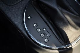 2012款斯柯达晶锐1.6L手自一体酷黑版