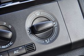 2012款斯柯达晶锐1.6L手自一体酷黑版
