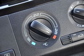 2012款斯柯达晶锐1.6L手自一体酷黑版