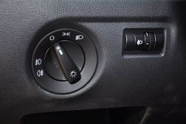 2012款斯柯达晶锐1.6L手自一体酷黑版