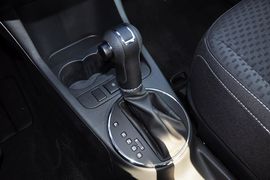 2012款斯柯达晶锐1.6L手自一体酷黑版
