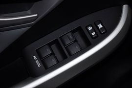 2012款一汽丰田普锐斯1.8L豪华先进版