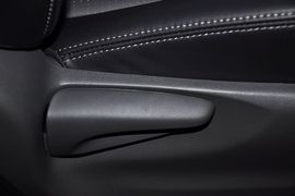 2012款一汽丰田普锐斯1.8L豪华先进版