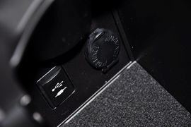 2012款一汽丰田普锐斯1.8L豪华先进版