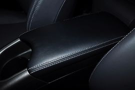 2012款一汽丰田普锐斯1.8L豪华先进版