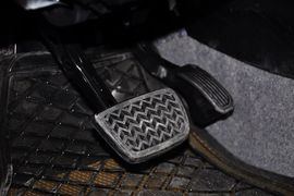 2012款一汽丰田普锐斯1.8L豪华先进版