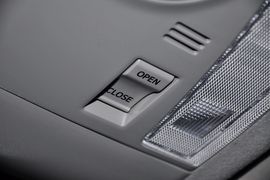 2012款一汽丰田普锐斯1.8L豪华先进版