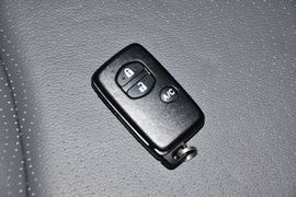 2012款一汽丰田普锐斯1.8L豪华先进版