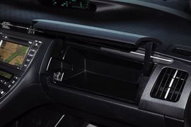 2012款一汽丰田普锐斯1.8L豪华先进版