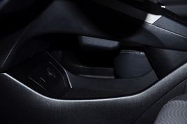 2012款一汽丰田普锐斯1.8L豪华先进版