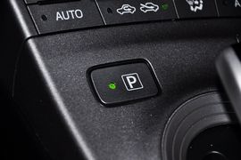 2012款一汽丰田普锐斯1.8L豪华先进版