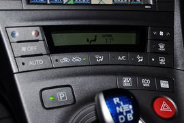 2012款一汽丰田普锐斯1.8L豪华先进版