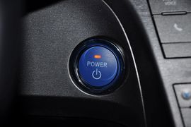 2012款一汽丰田普锐斯1.8L豪华先进版