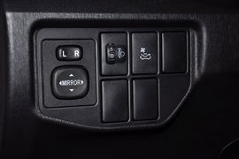 2012款一汽丰田普锐斯1.8L豪华先进版