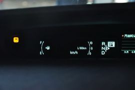 2012款一汽丰田普锐斯1.8L豪华先进版