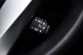 2012款一汽丰田普锐斯1.8L豪华先进版