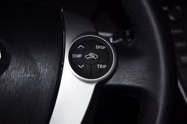 2012款一汽丰田普锐斯1.8L豪华先进版