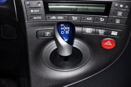 2012款一汽丰田普锐斯1.8L豪华先进版