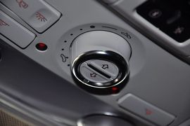 2012款大众全新迈腾旅行轿车