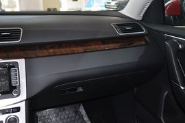 2012款大众全新迈腾旅行轿车