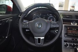 2012款大众全新迈腾旅行轿车