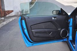 2012款福特野马Shelby