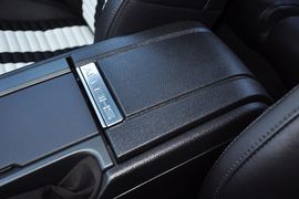 2012款福特野马Shelby