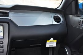 2012款福特野马Shelby