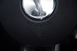 2012款福特野马Shelby