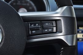 2012款福特野马Shelby