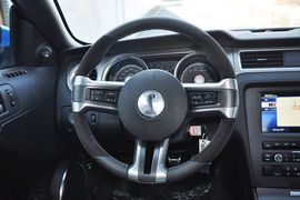 2012款福特野马Shelby