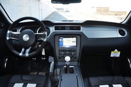 2012款福特野马Shelby