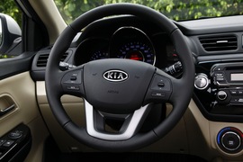 2012款起亚K2两厢深圳试驾实拍