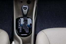 2012款起亚K2两厢深圳试驾实拍