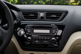 2012款起亚K2两厢深圳试驾实拍