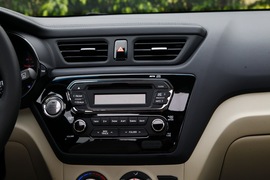 2012款起亚K2两厢深圳试驾实拍