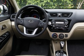 2012款起亚K2两厢深圳试驾实拍