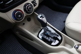 2012款起亚K2两厢深圳试驾实拍