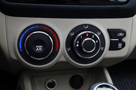 2012款起亚K2两厢深圳试驾实拍