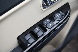 2012款起亚K2两厢深圳试驾实拍