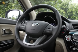 2012款起亚K2两厢深圳试驾实拍