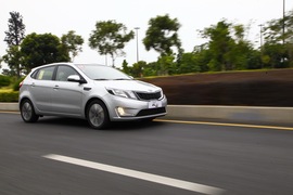 2012款起亚K2两厢深圳试驾实拍